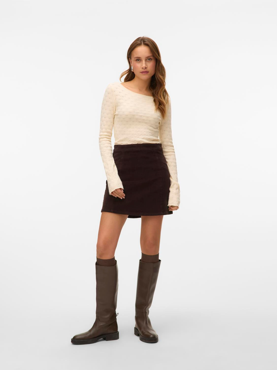 model_shot-front_full